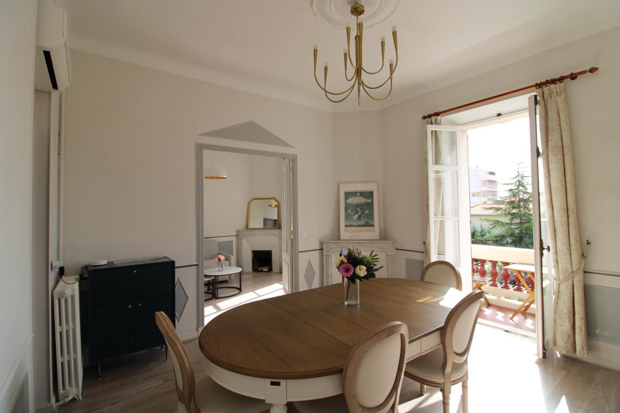 Appartamento 1er Etage Reine